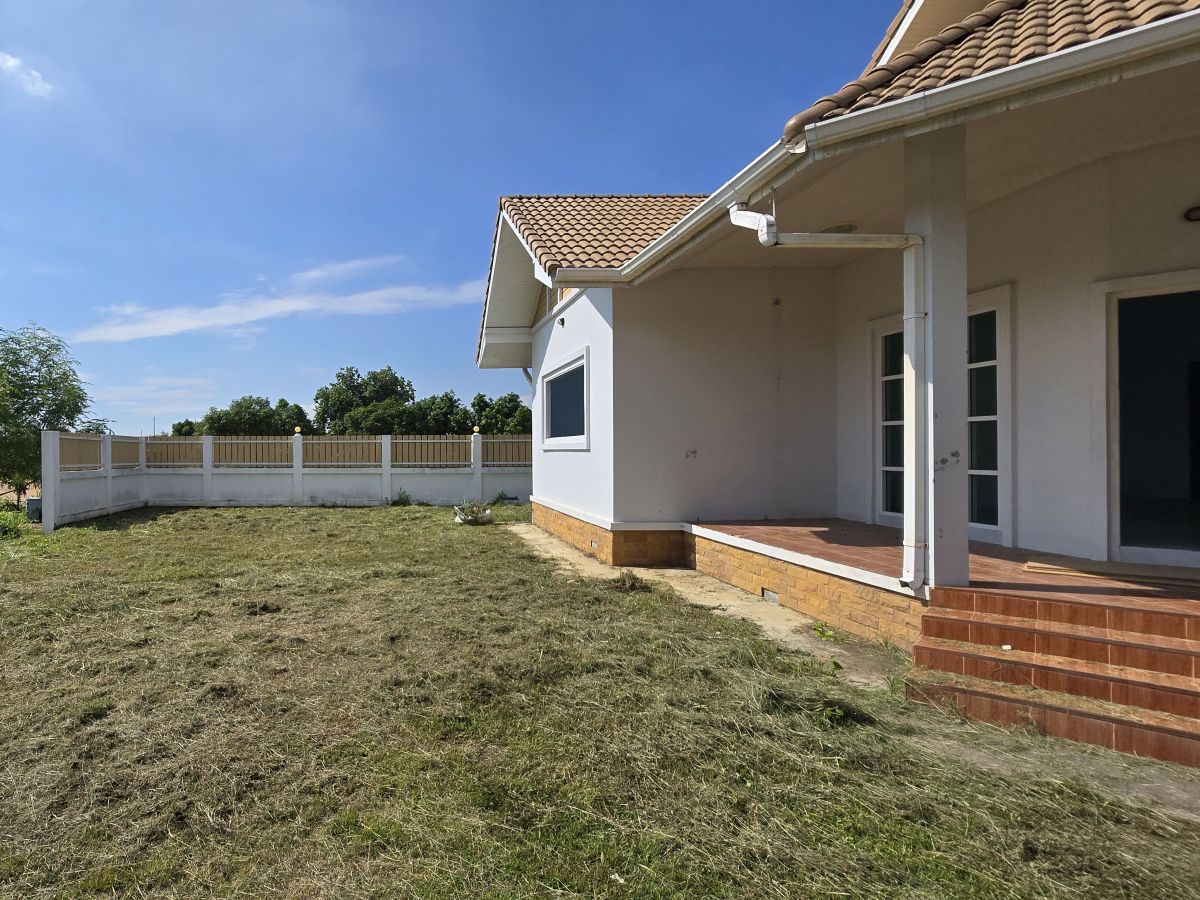 2 HS1512 – 1Bedroom Unfurnished single-story house with 1 rai of land at Pong Klang Soi 5 in Mabprachan.