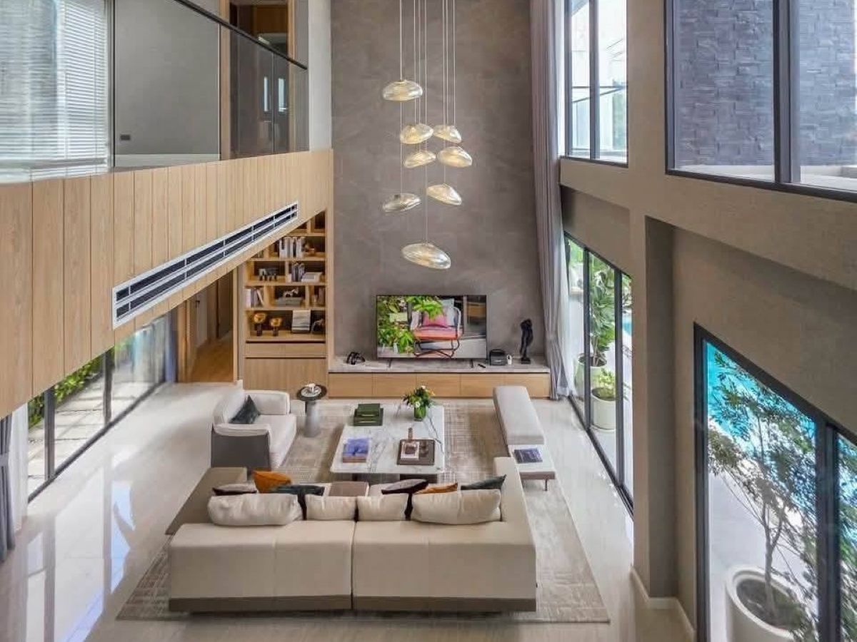 HS1516 – 6Bedroom 4-Storey detached Pool Villa House for Sale in Luxury Vistra Villa in Pattaya Tai