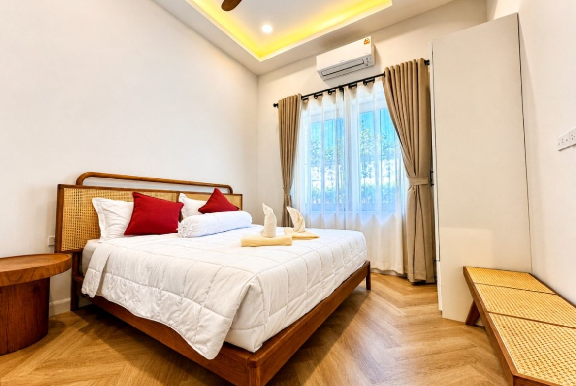 HR0893 – 4Bedroom Pool Villa Style Resort for Rent in Huay Yai