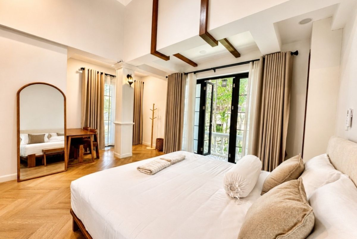 HR0893 – 4Bedroom Pool Villa Style Resort for Rent in Huay Yai