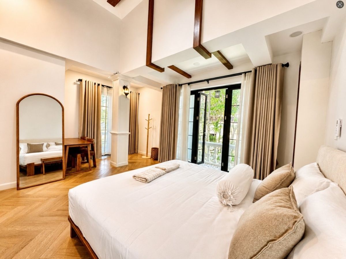 HR0893 – 4Bedroom Pool Villa Style Resort for Rent in Huay Yai