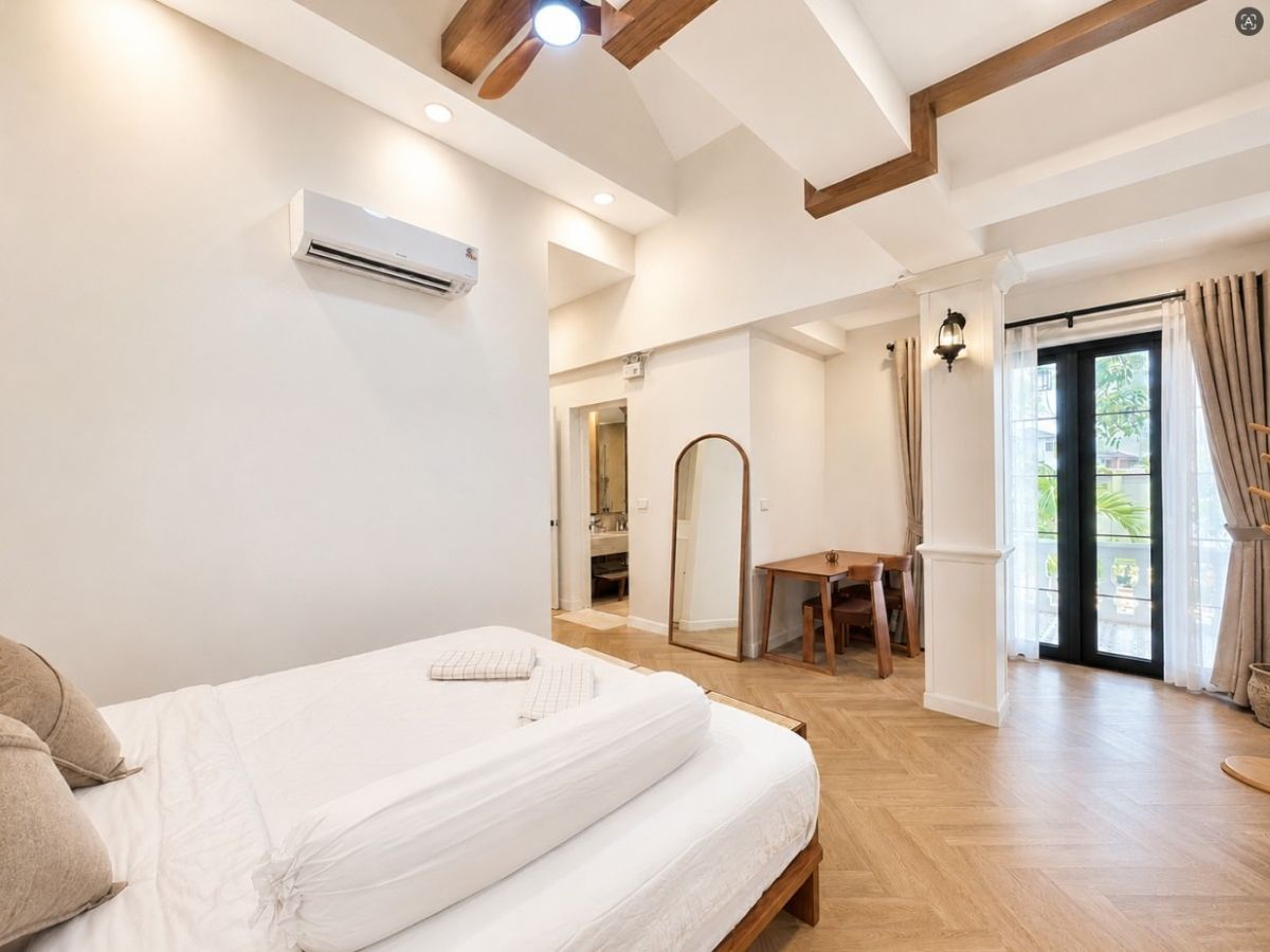 HR0893 – 4Bedroom Pool Villa Style Resort for Rent in Huay Yai