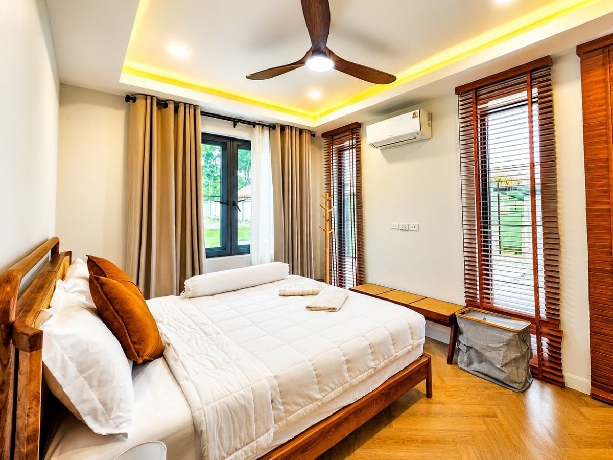 HR0893 – 4Bedroom Pool Villa Style Resort for Rent in Huay Yai