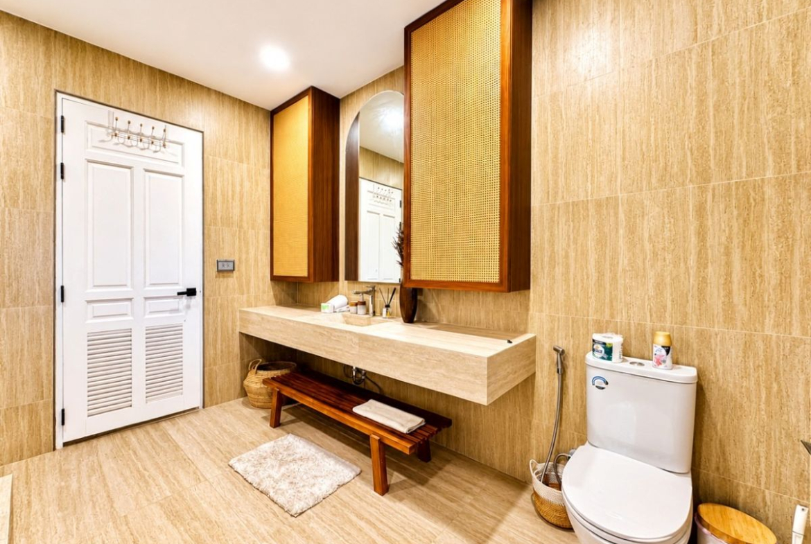 HR0893 – 4Bedroom Pool Villa Style Resort for Rent in Huay Yai
