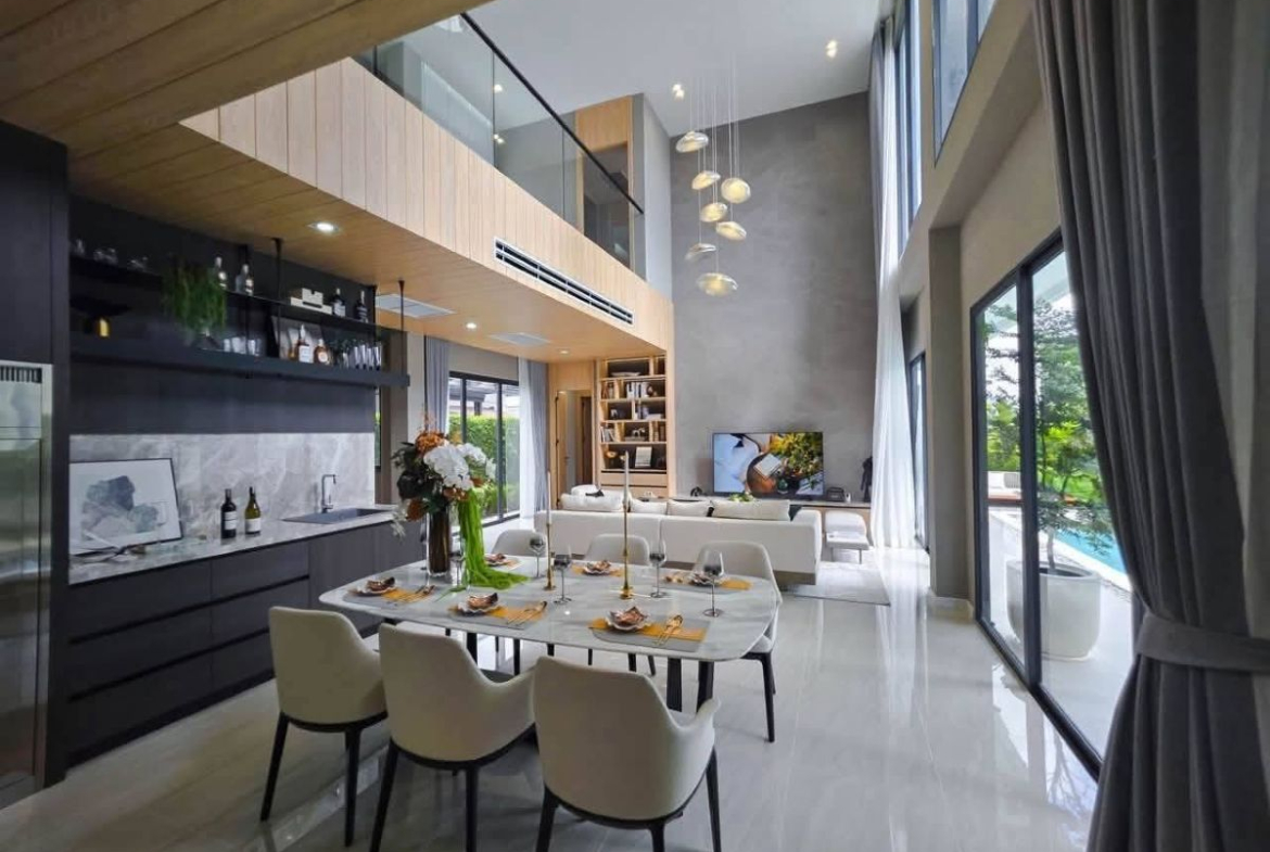 HS1516 – 6Bedroom 4-Storey detached Pool Villa House for Sale in Luxury Vistra Villa in Pattaya Tai