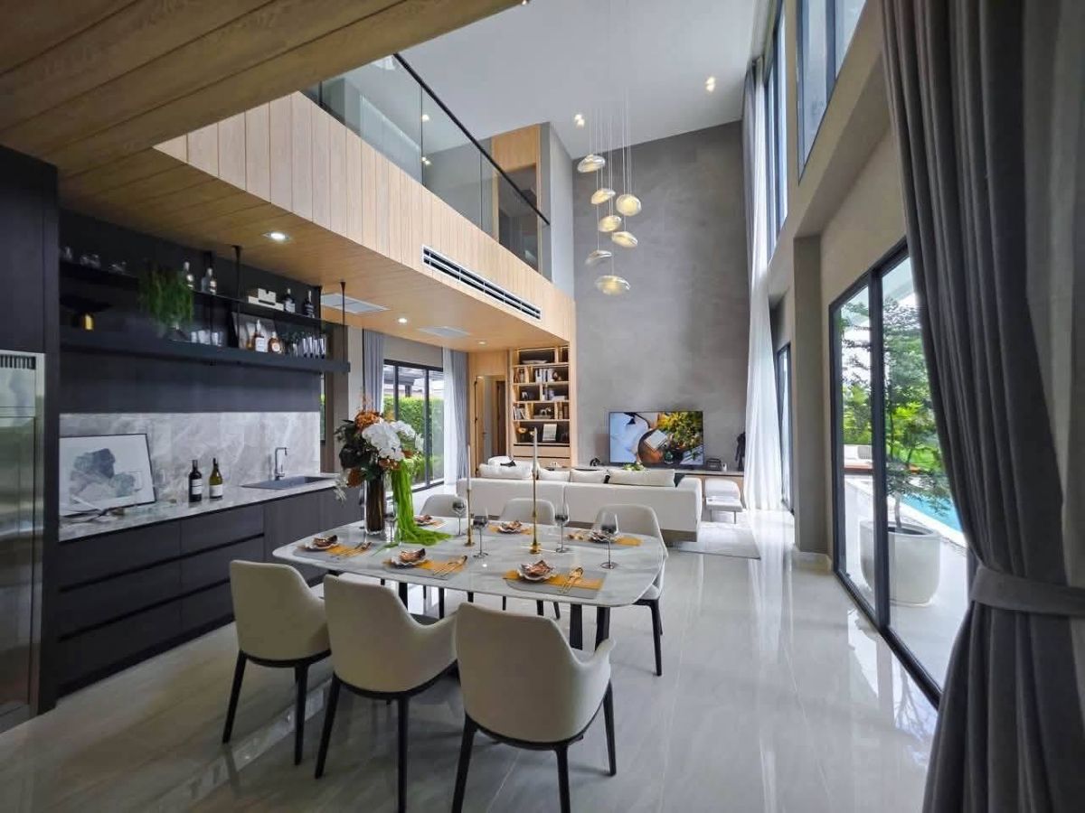 HS1516 – 6Bedroom 4-Storey detached Pool Villa House for Sale in Luxury Vistra Villa in Pattaya Tai