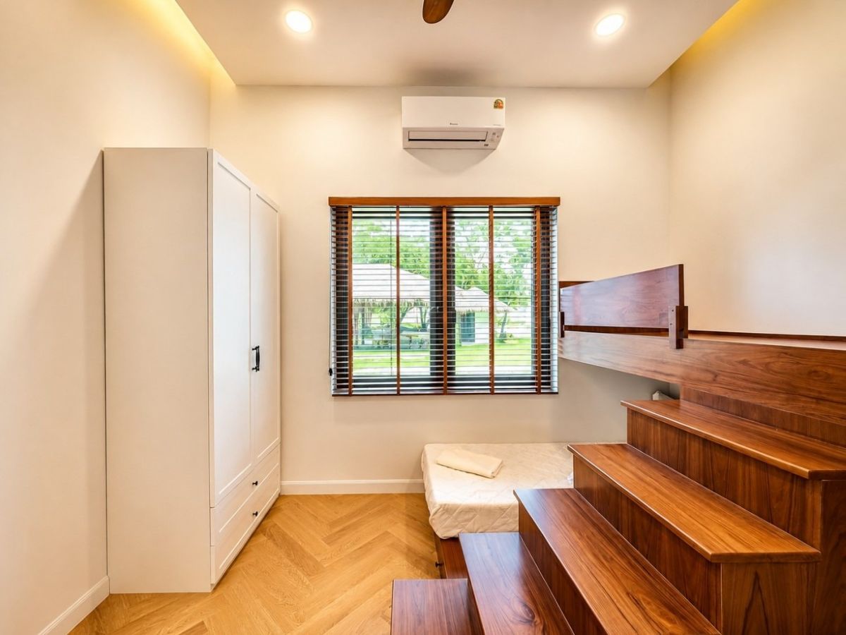 HR0893 – 4Bedroom Pool Villa Style Resort for Rent in Huay Yai