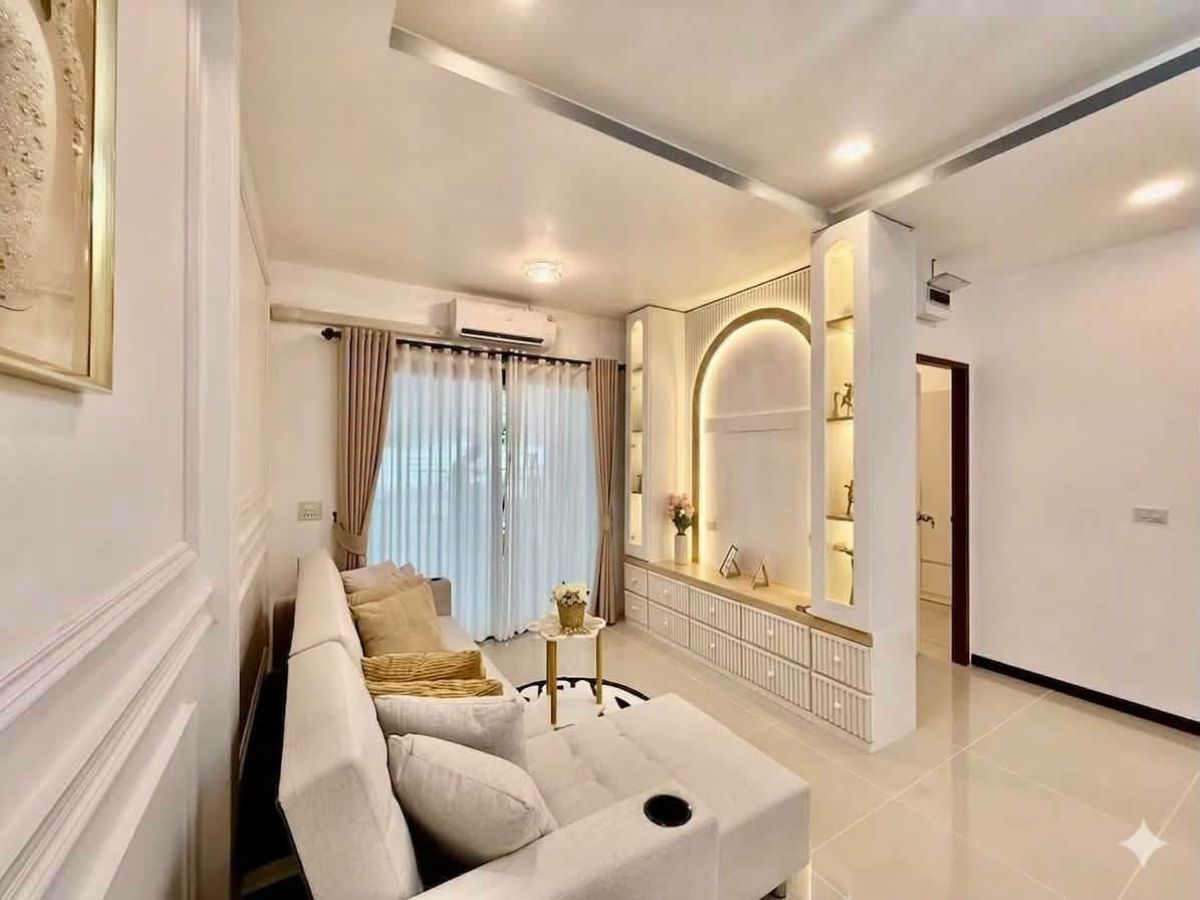 4 TS0175- 4Bedroom Townhouse for Sale in Pattaya Green Villed in Soi Siam Country Club