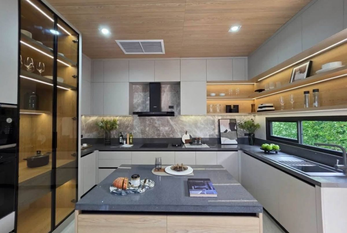 HS1516 – 6Bedroom 4-Storey detached Pool Villa House for Sale in Luxury Vistra Villa in Pattaya Tai
