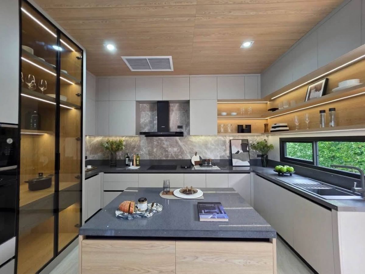 HS1516 – 6Bedroom 4-Storey detached Pool Villa House for Sale in Luxury Vistra Villa in Pattaya Tai