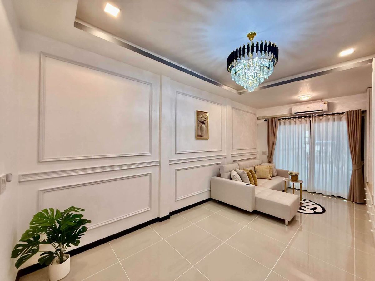 5 TS0175- 4Bedroom Townhouse for Sale in Pattaya Green Villed in Soi Siam Country Club