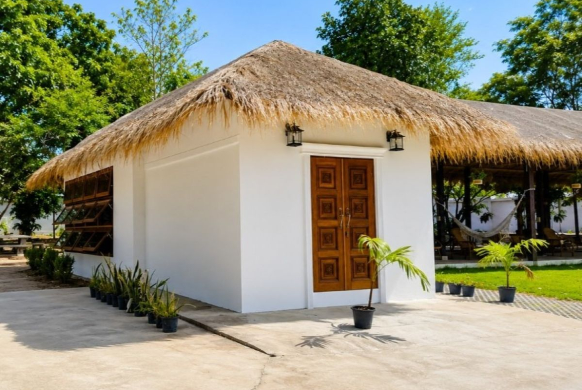 HR0893 – 4Bedroom Pool Villa Style Resort for Rent in Huay Yai
