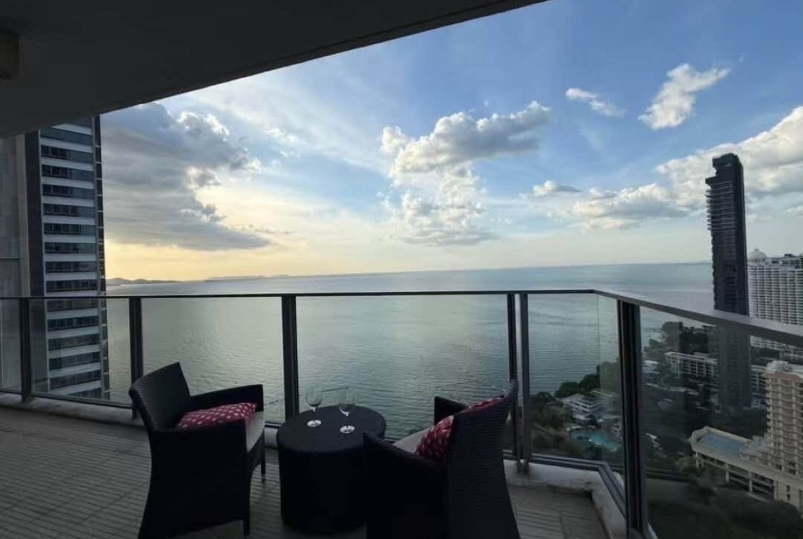 CS3021 – 3Bedroom Penthouse for Sale in NorthPoint  Condominium in Na Klua
