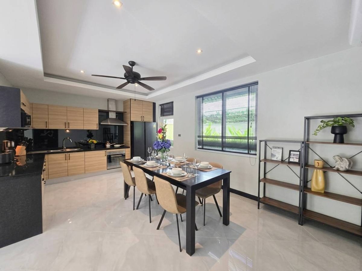 8 HS1507 – 4Bedroom Pool Villa House in Whispering Palms Villa in Mabprachan