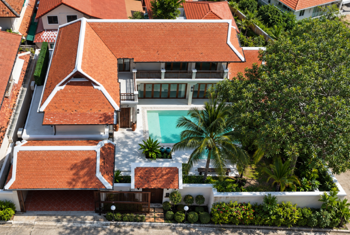 HS1521 – 5Bedrooms Bali Style Pool Villa House for Sale in Thabali Village in Thappraya Rd.