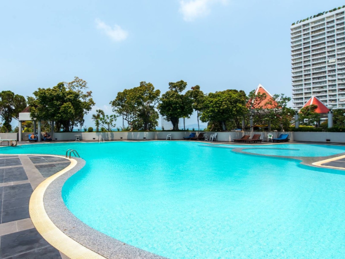 CS3027 – 2Bedroom condominium for sale in Jomtien Plaza Condotel in Jomtien