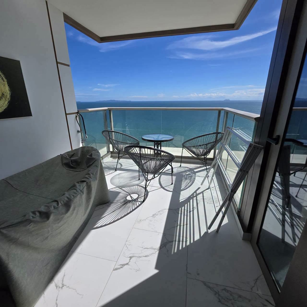 CR0309 -2Bedrooms Condominium for Rent in Copacabana Beach Jomtien in Jomtien