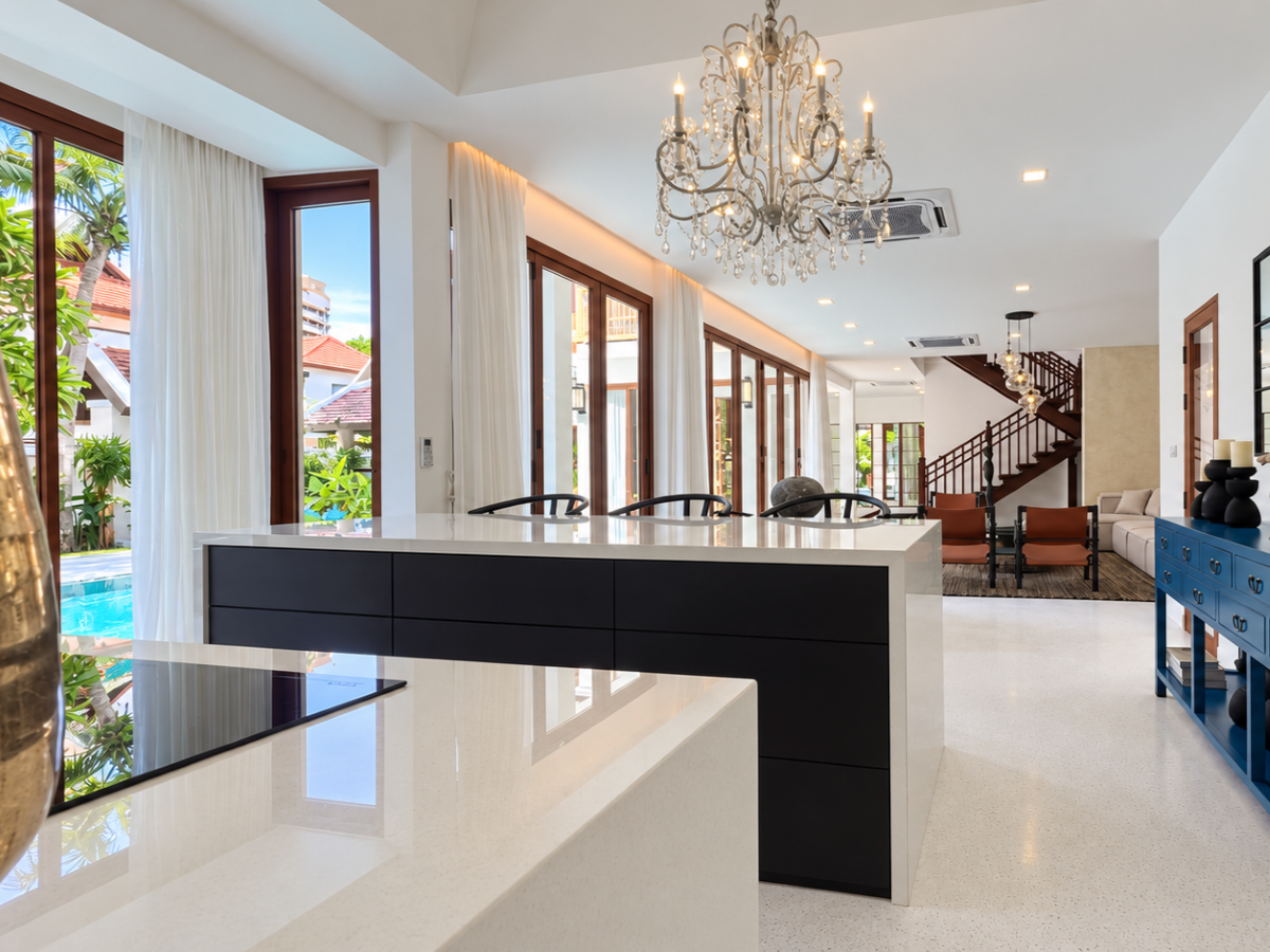 HS1521 – 5Bedrooms Bali Style Pool Villa House for Sale in Thabali Village in Thappraya Rd.
