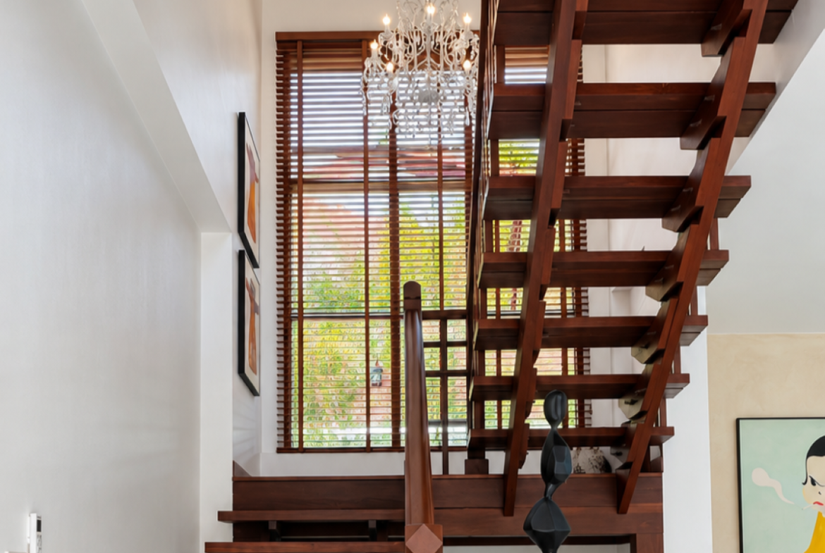 HS1521 – 5Bedrooms Bali Style Pool Villa House for Sale in Thabali Village in Thappraya Rd.