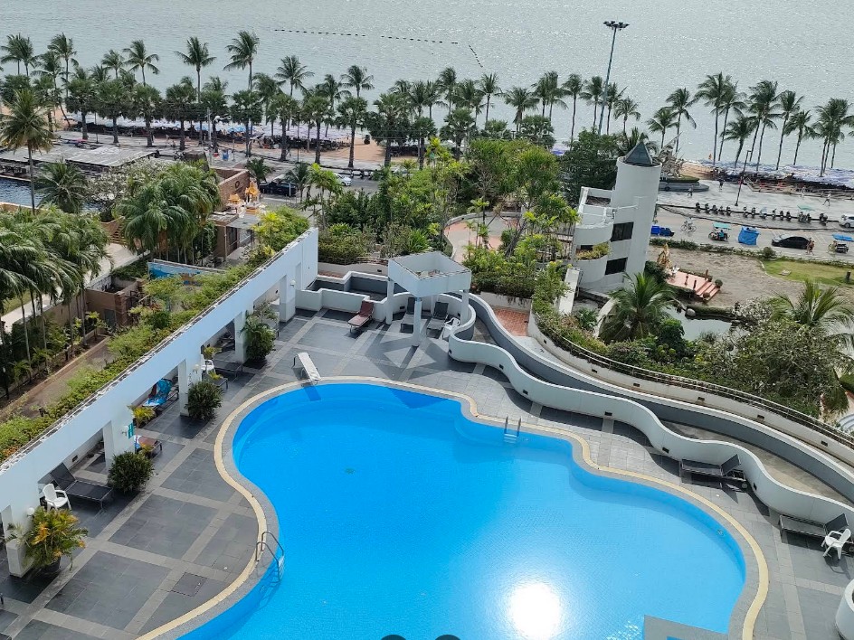 CS3027 – 2Bedroom condominium for sale in Jomtien Plaza Condotel in Jomtien