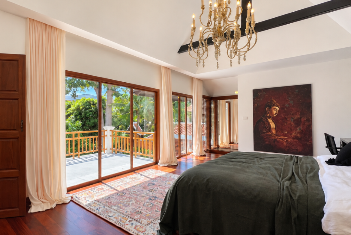 HS1521 – 5Bedrooms Bali Style Pool Villa House for Sale in Thabali Village in Thappraya Rd.