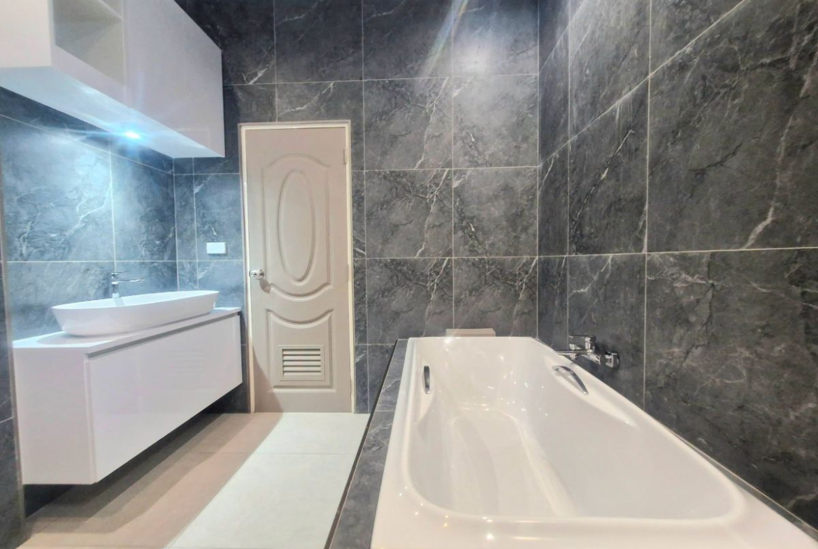 HS1522 – 4Bedroom Pool Villa House for Sale in Soi K9 in Huay Yai