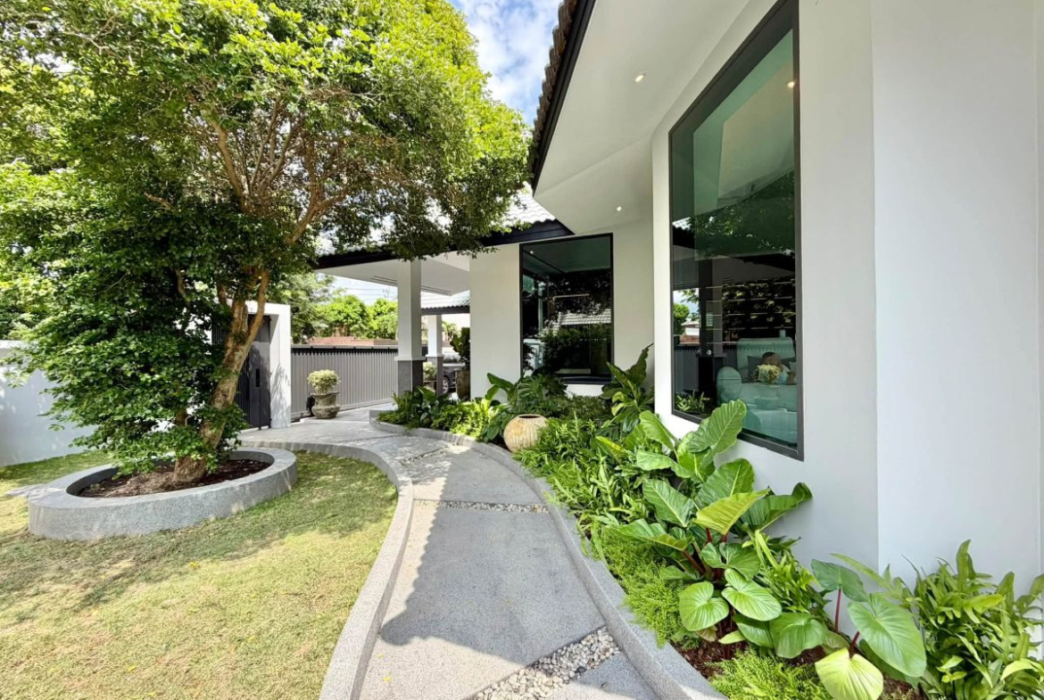 HR0897 – 3Bedrooms Pool Villa House for Rent in Nibbana Shade Village in Thung Klom-Talman