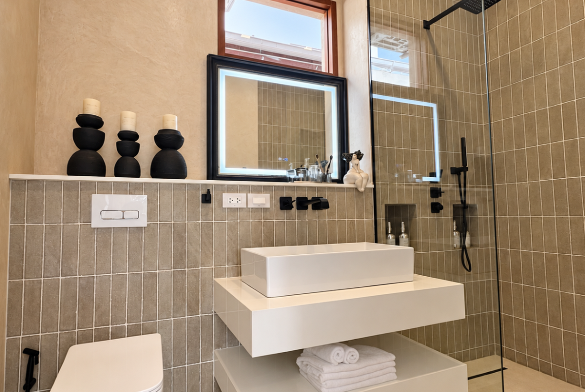 HS1521 – 5Bedrooms Bali Style Pool Villa House for Sale in Thabali Village in Thappraya Rd.