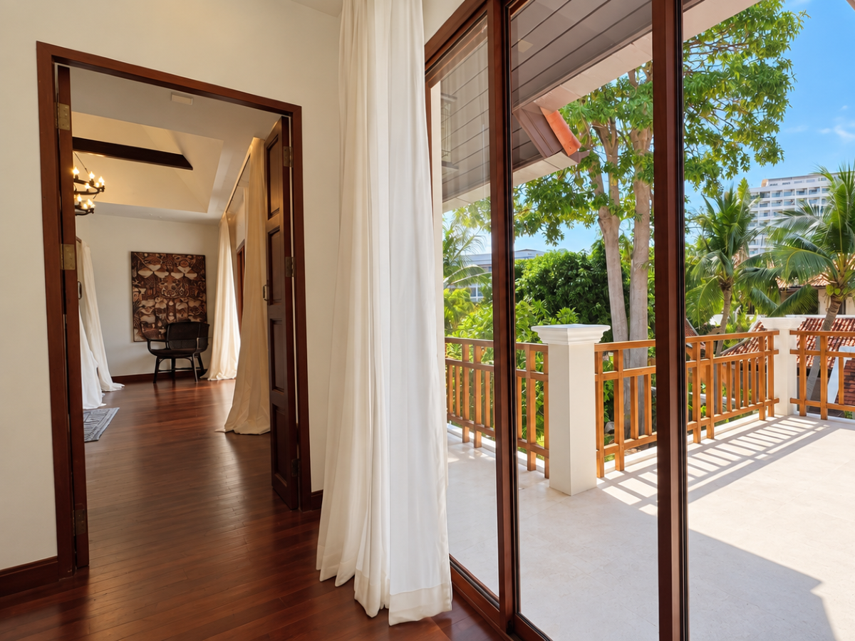 HS1521 – 5Bedrooms Bali Style Pool Villa House for Sale in Thabali Village in Thappraya Rd.
