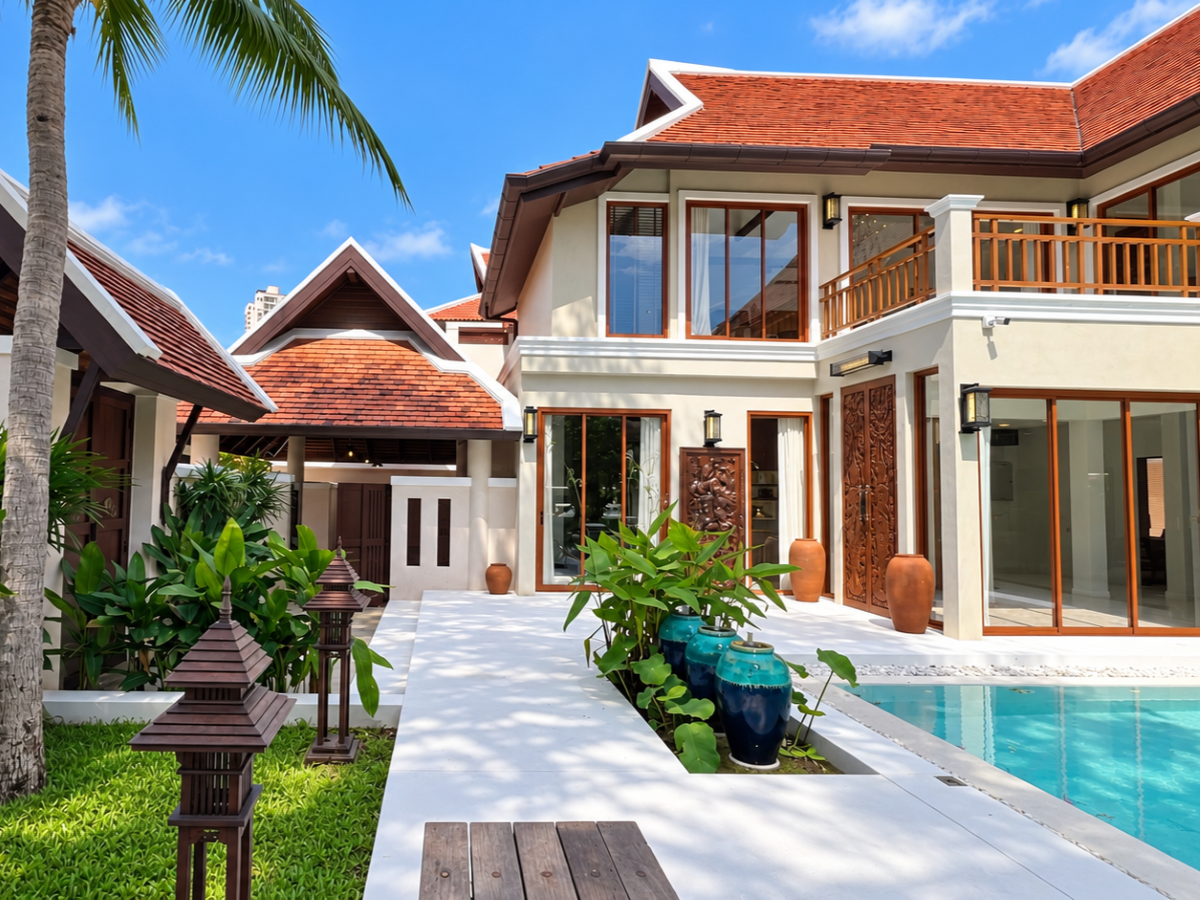 HS1521 – 5Bedrooms Bali Style Pool Villa House for Sale in Thabali Village in Thappraya Rd.
