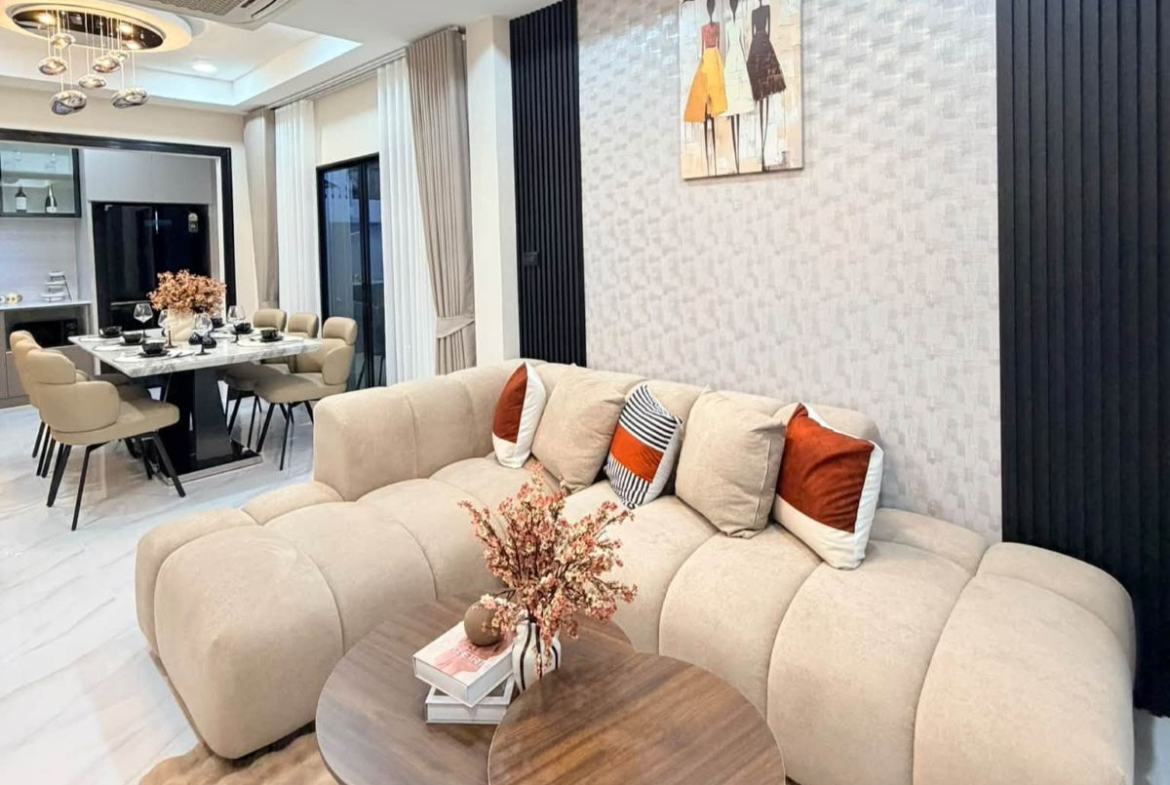 HS1520 – 4Bedroom Pool Villa House for  Sale in Rattanakorn Village 17 in Nong Prue