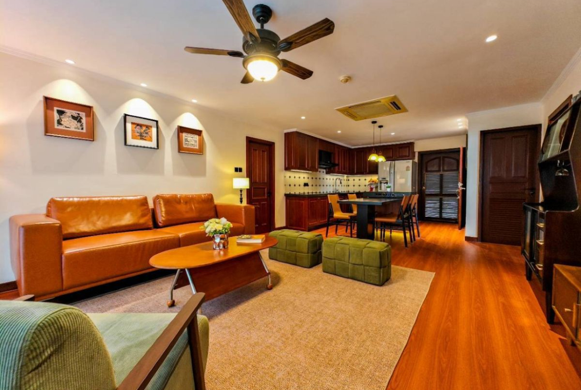 CS3027 – 2Bedroom condominium for sale in Jomtien Plaza Condotel in Jomtien