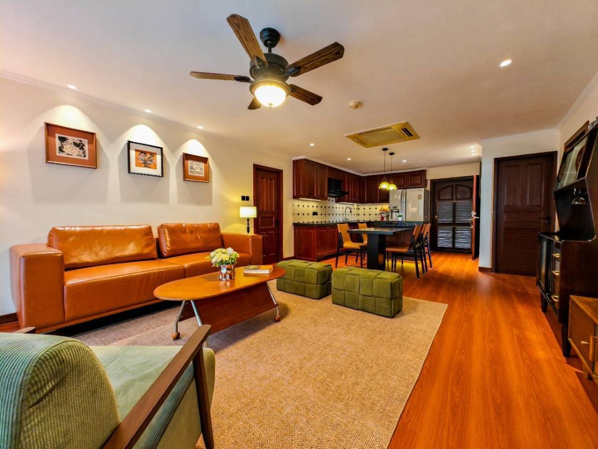 CS3027 – 2Bedroom condominium for sale in Jomtien Plaza Condotel in Jomtien